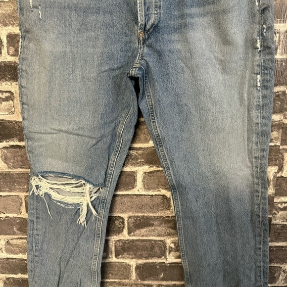 Agolde Riley High Rise Straight Crop jeans in Endeavor - Picture 5 of 9